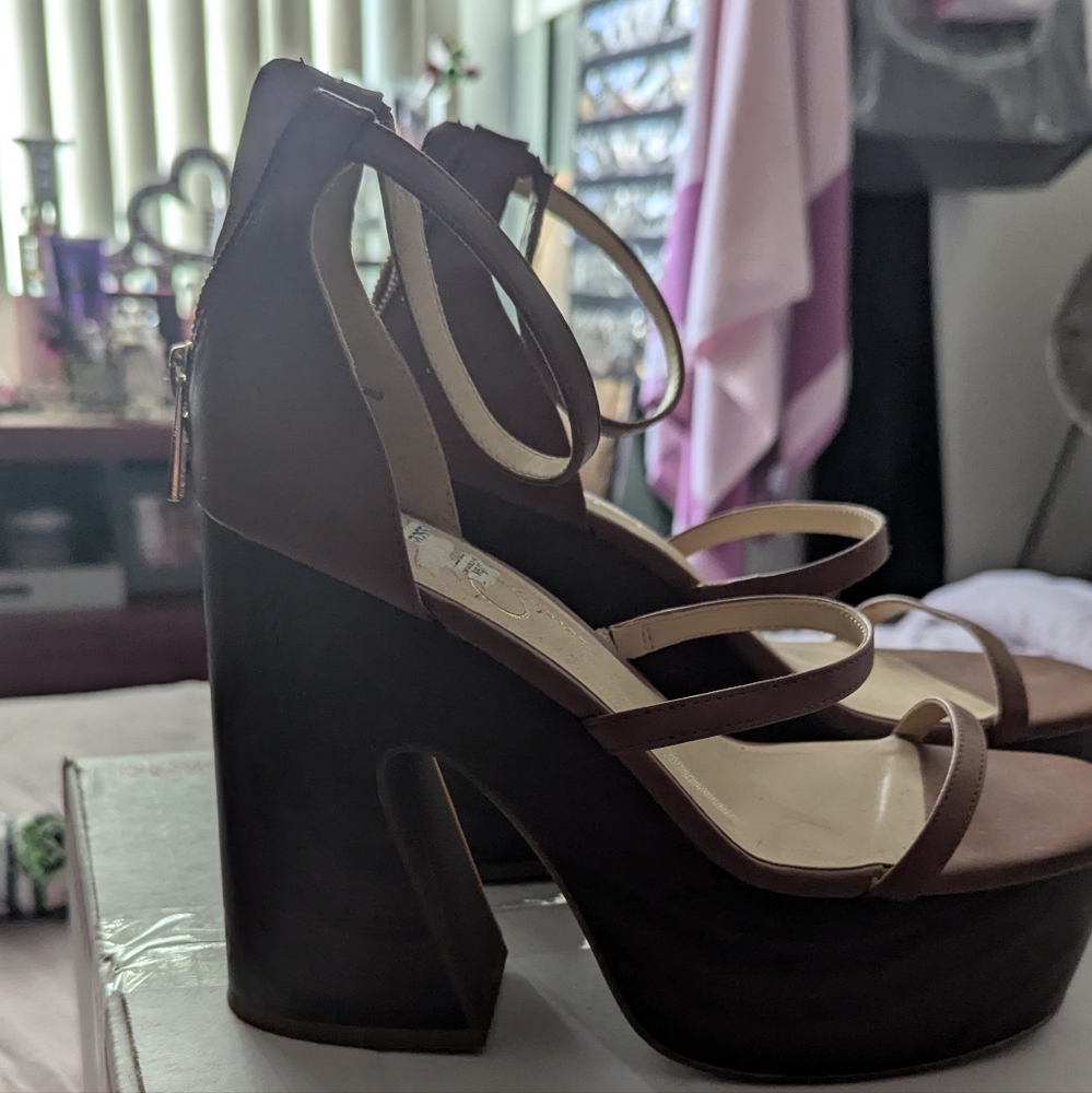 Like New. Only Used Them Once. - image 1